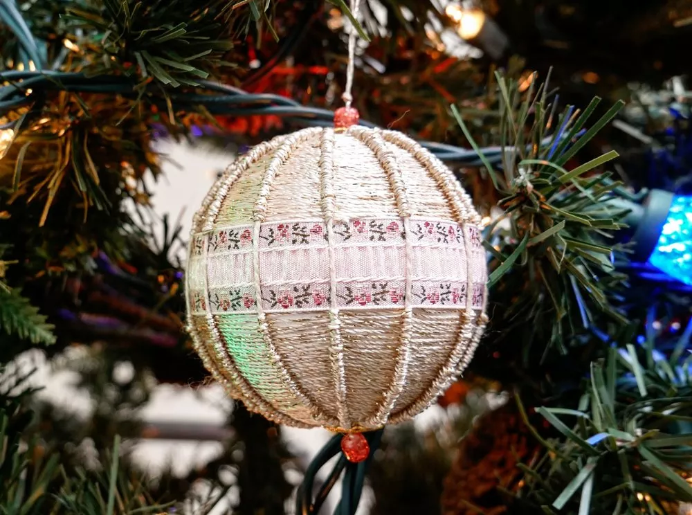 Dazzle™ makes for a beautiful finish to any craft project, whether you’re decorating Easter eggs or wrapping ornaments for a Christmas tree.