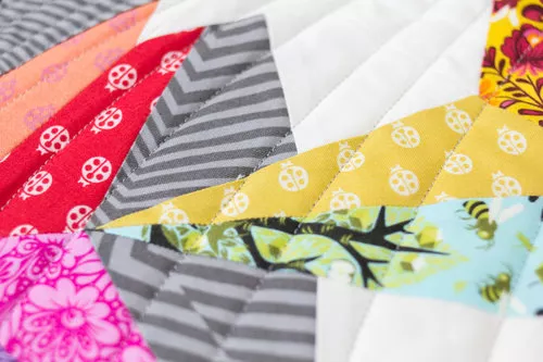 Master Quilter™ is versatile and runs beautifully in computerized quilting designs or edge-to-edge quilting. Simple, easy, and dependable.