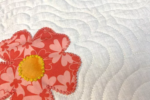Master Quilter™ is versatile and runs beautifully in computerized quilting designs or edge-to-edge quilting. Simple, easy, and dependable.