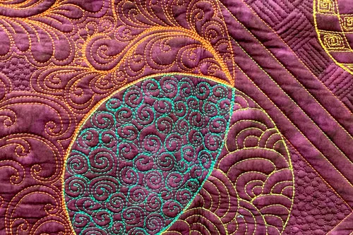 Who said your quilting always has to blend? Make your quilting the star when sewing with Spagetti™ on a longarm, midarm, or domestic sewing machine.